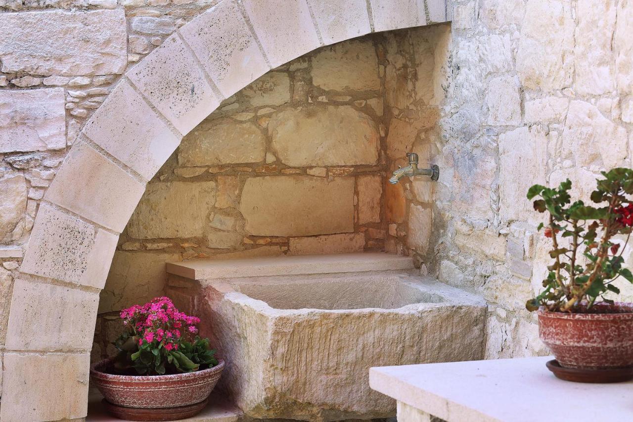 Kantara House - A Rural Retreat Of Comfort & Class! Arsos Exterior photo